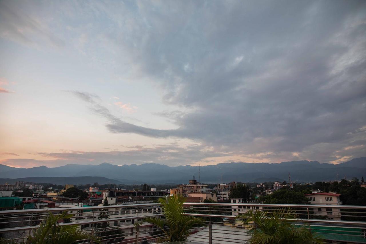 Hotel Alaya เดห์ราดุน ภายนอก รูปภาพ