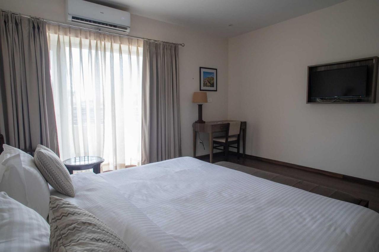 Hotel Alaya เดห์ราดุน ภายนอก รูปภาพ