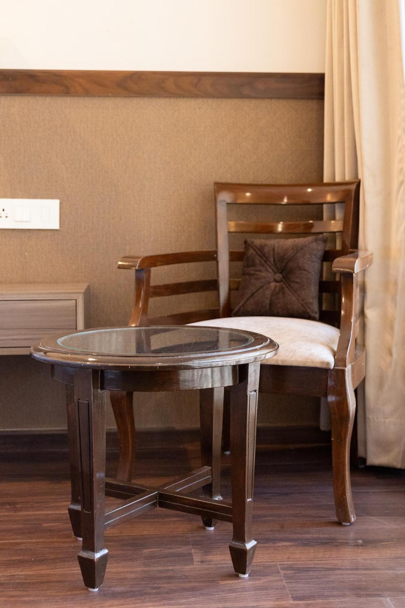 Hotel Alaya เดห์ราดุน ภายนอก รูปภาพ