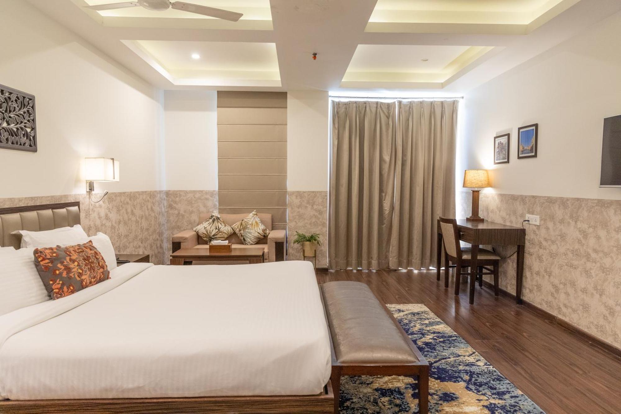 Hotel Alaya เดห์ราดุน ภายนอก รูปภาพ